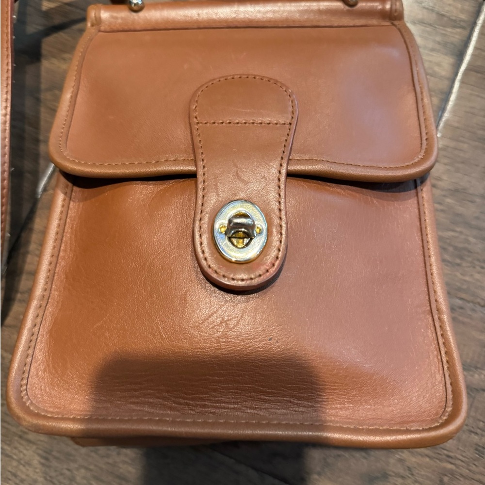 Kim Rogers Suede-Lined Tan Shoulder Bag Interior - Picture 2 of 10